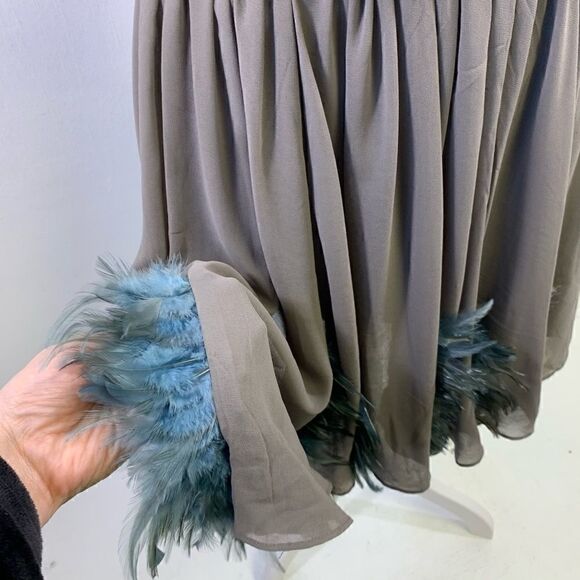Twelve by Twelve Gray Sleeveless Fit Flare Dress Feathers on Skirt Size M - Picture 8 of 11